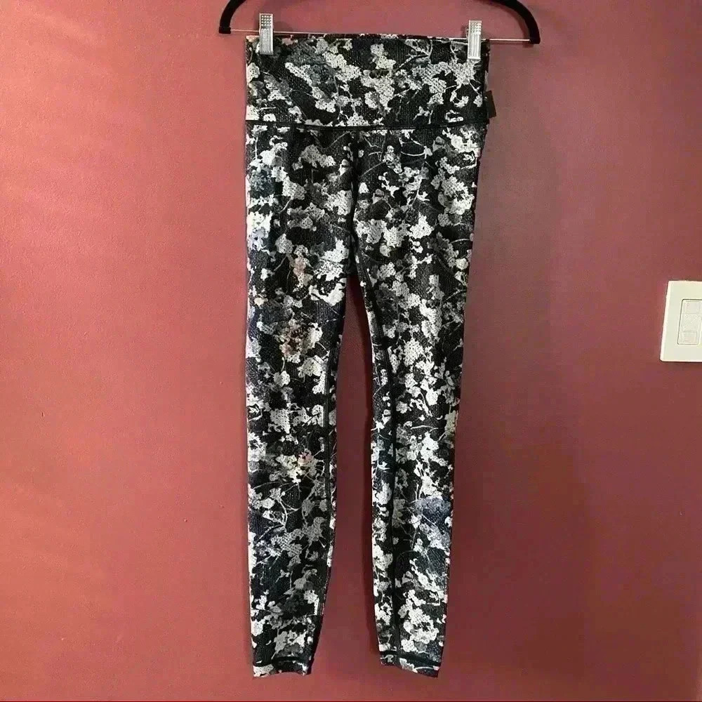 Lululemon Wunder Under HR